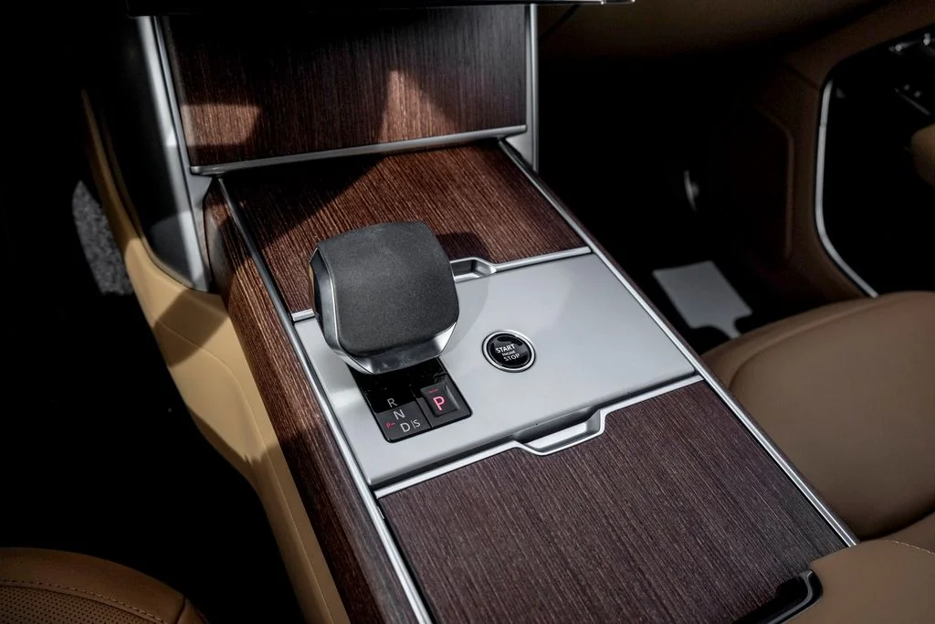New 2026 Belgravia Green Land Rover SE image 14