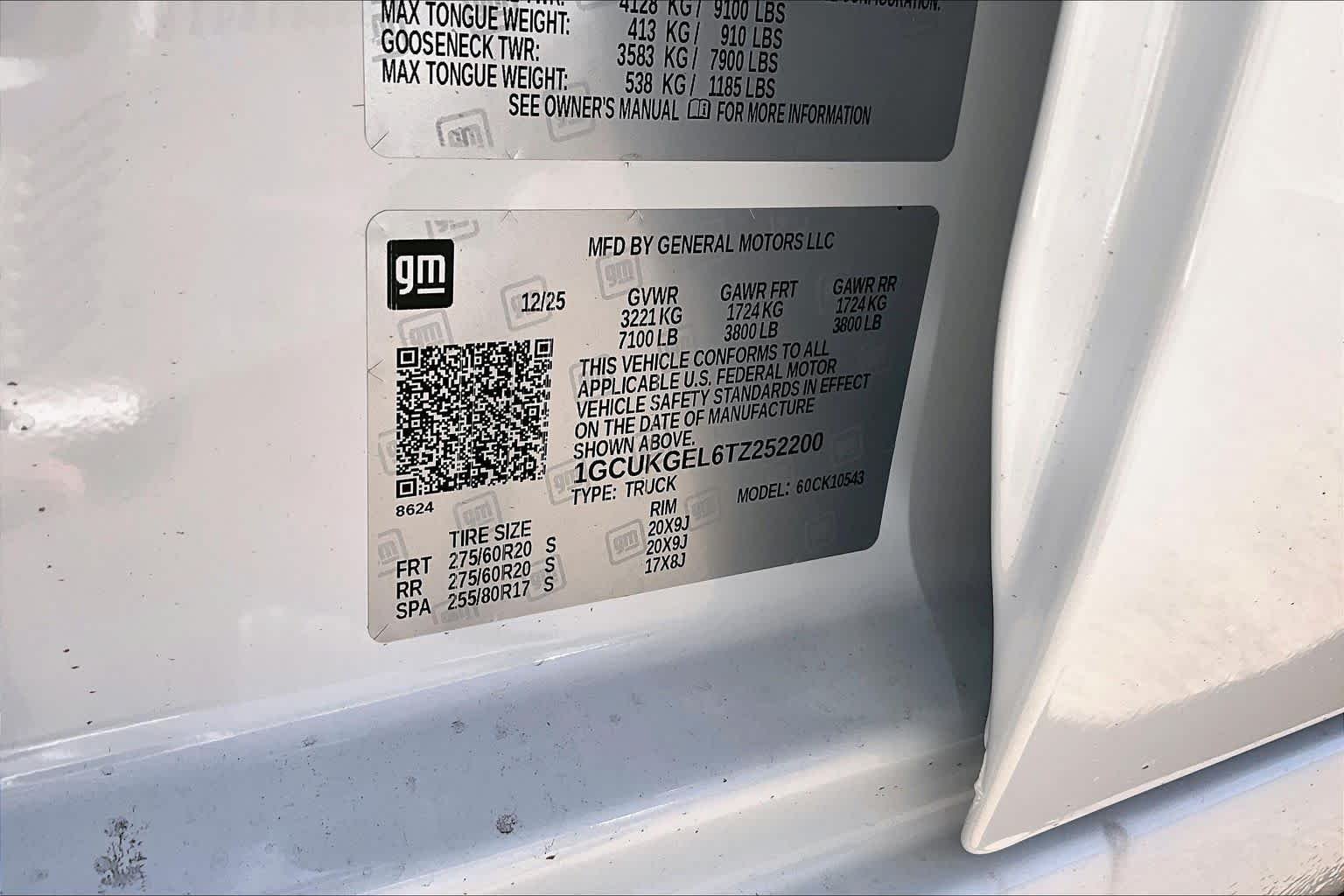 New 2026 Summit White Chevrolet LTZ image 20