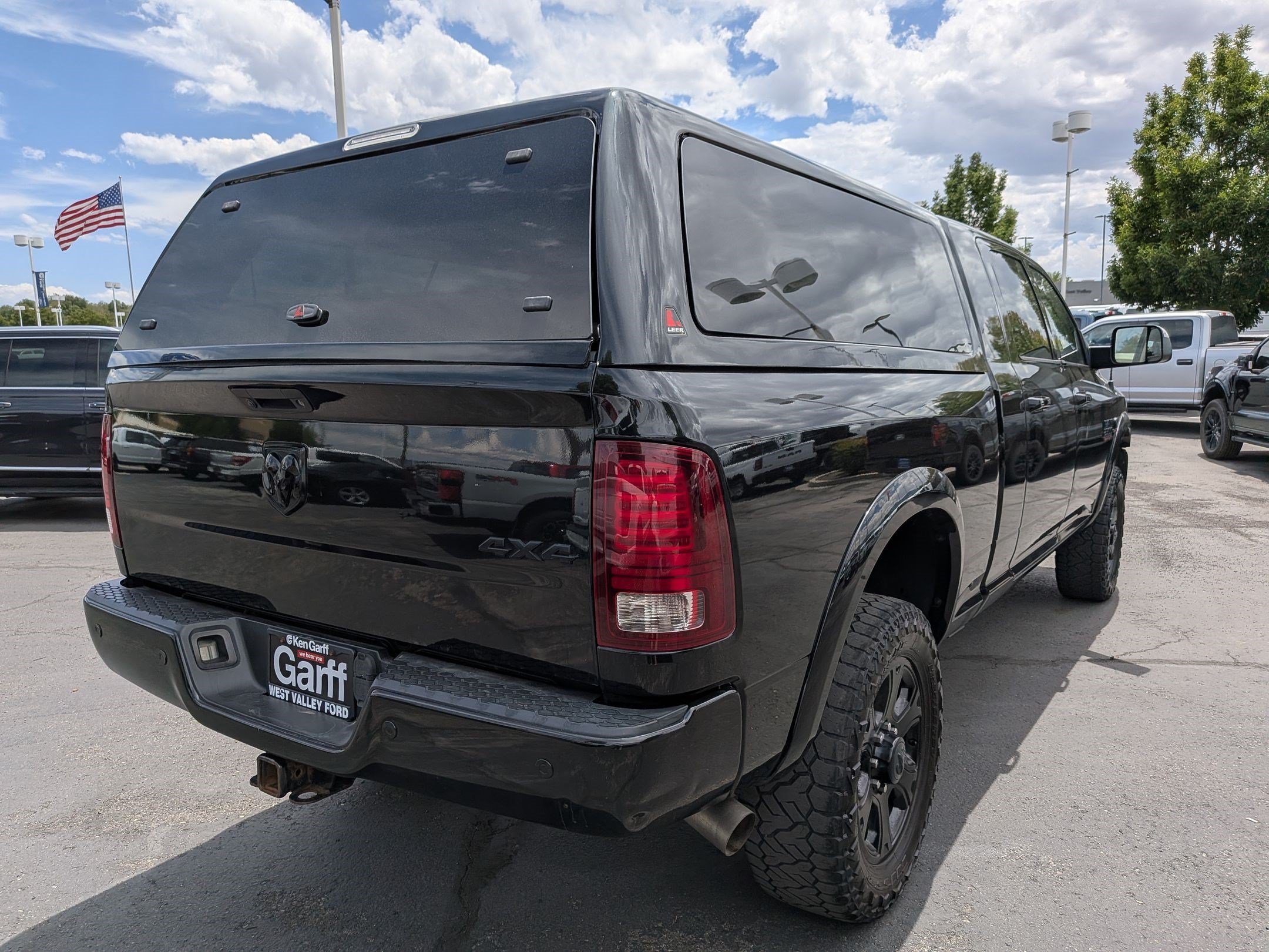 Used 2018 Brilliant Black Crystal Pearlcoat Ram Laramie image 3