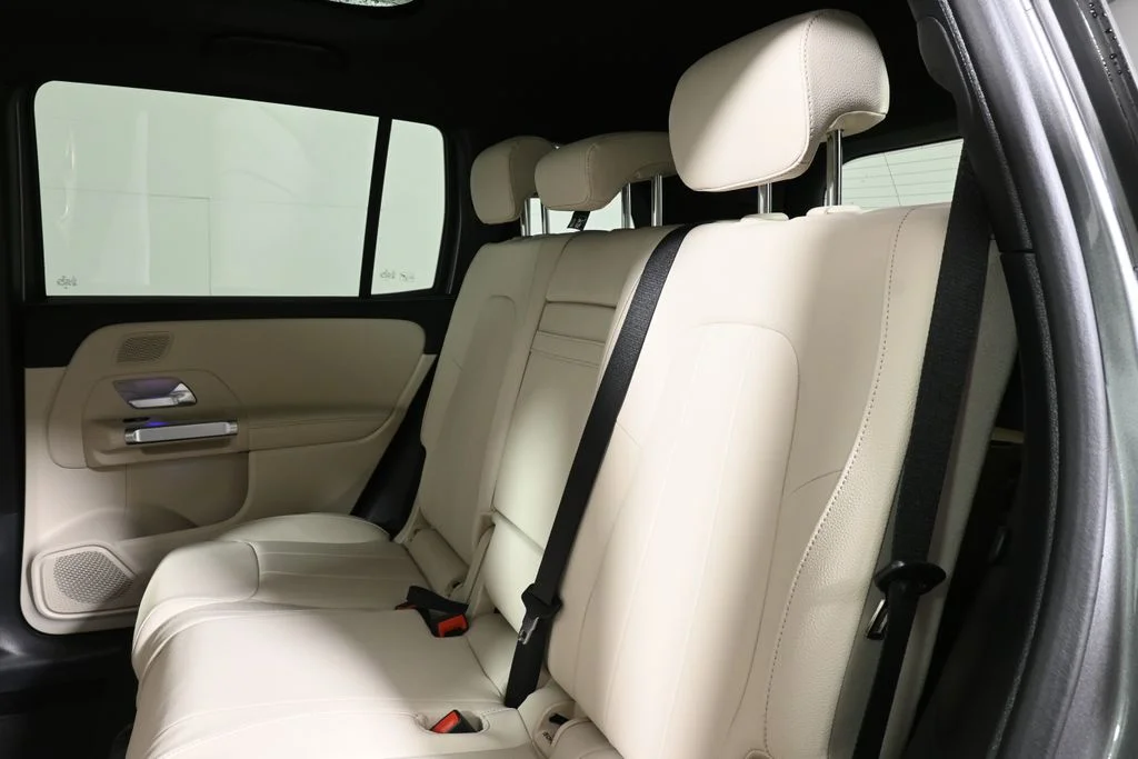 Used 2026 Gray Mercedes-Benz GLB 250 image 4