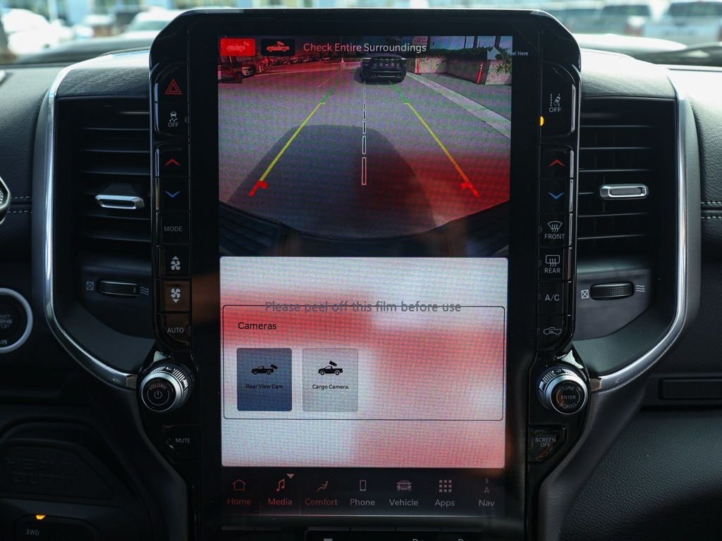 New 2026 Diamond Black Crystal Pearl-Coat Exterior Paint RAM Laramie image 28