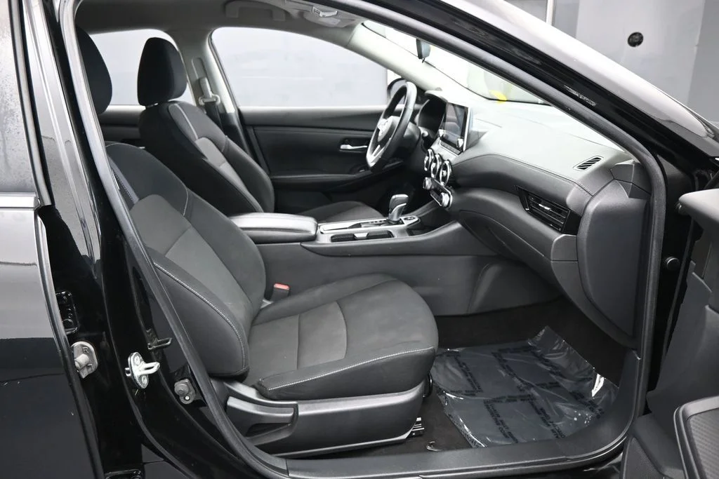 Used 2022 Super Black Nissan SV image 33