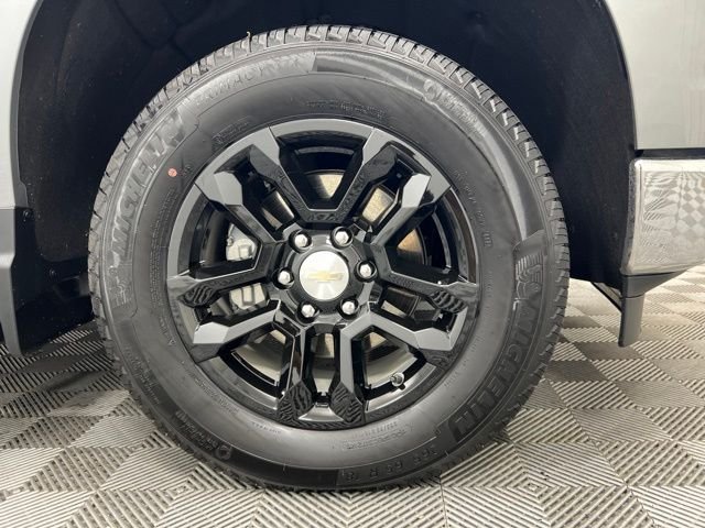Used 2023 Gray Chevrolet LT image 5
