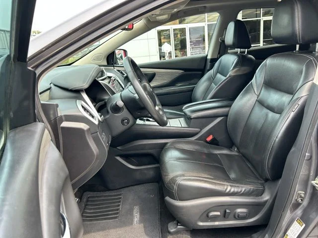 Used 2016 Gray Nissan Platinum image 34