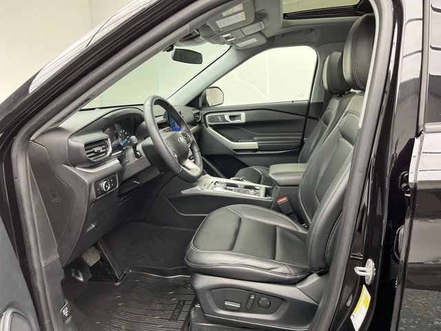 Used 2023 Agate Black Ford XLT image 3