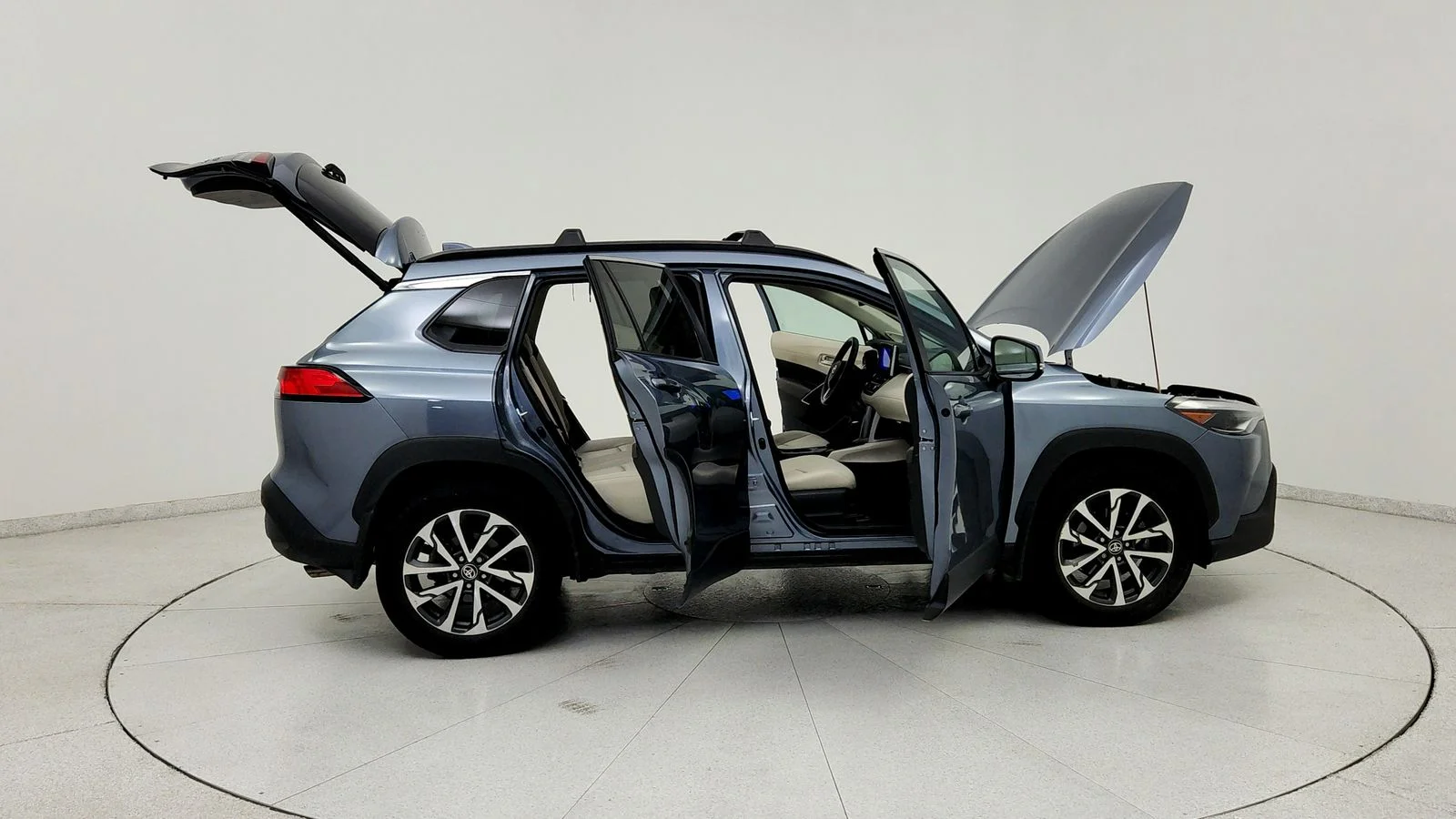 Used 2023  Toyota XLE image 14