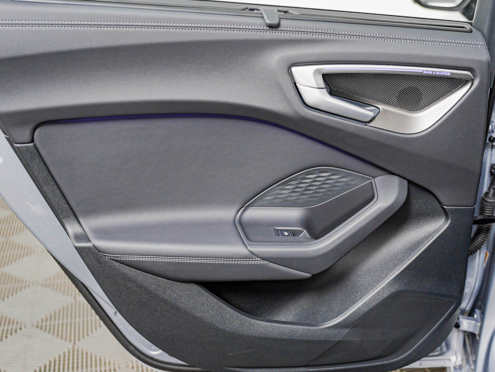 Used 2025 Florett Silver Metallic Audi Premium Plus image 20