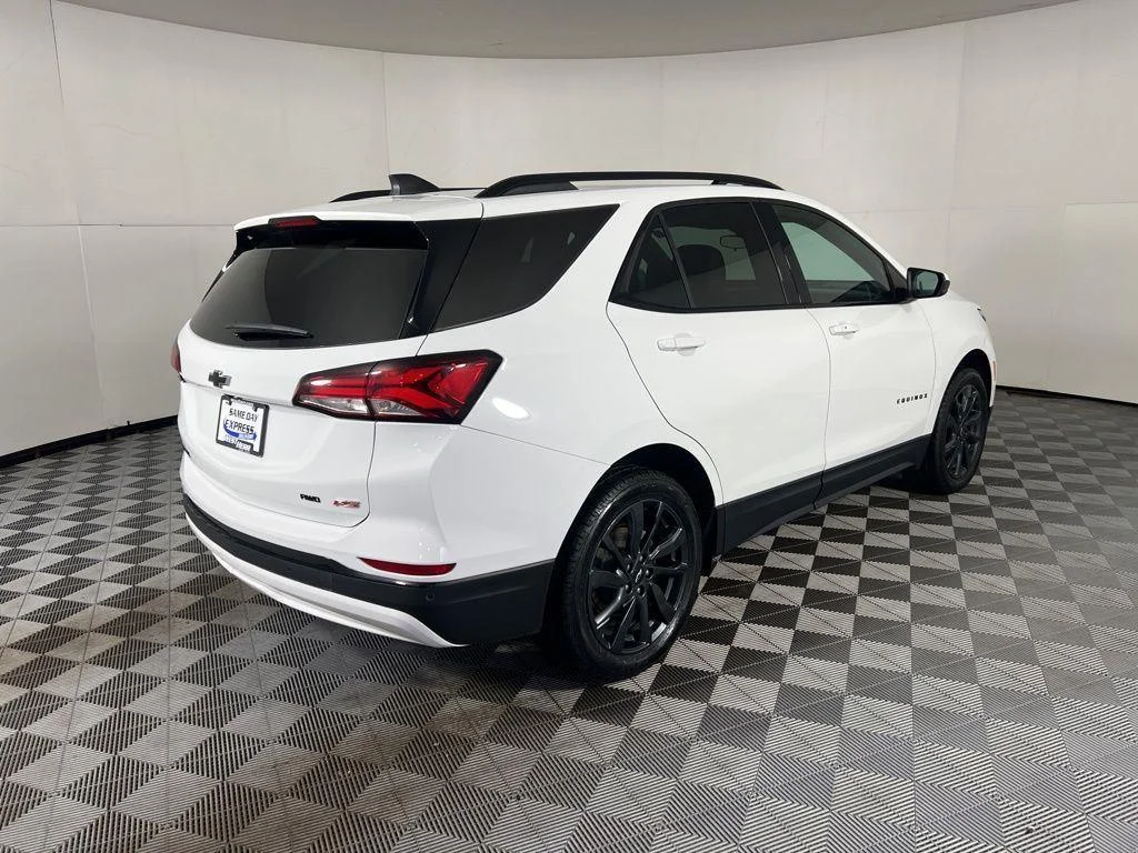 Used 2024 Summit White Chevrolet RS image 12