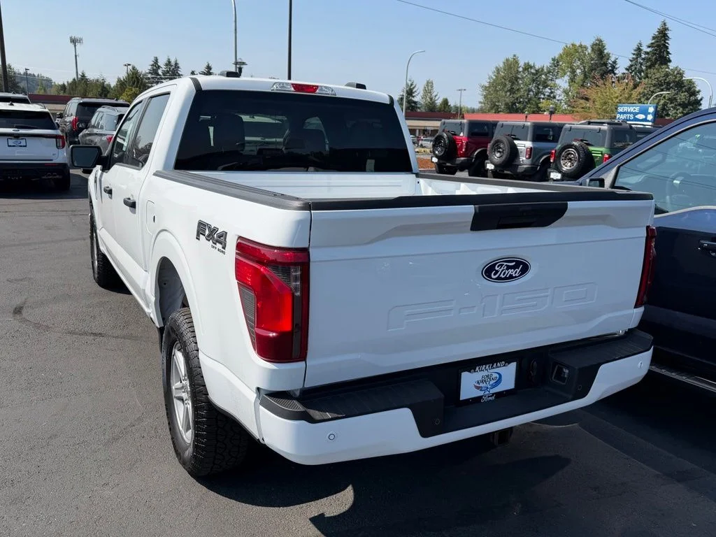 New 2026 Oxford White Ford XLT image 8