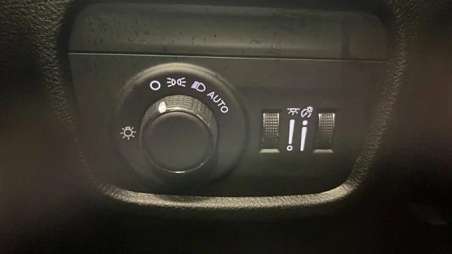Used 2024 Gray Metallic Jeep Altitude image 32