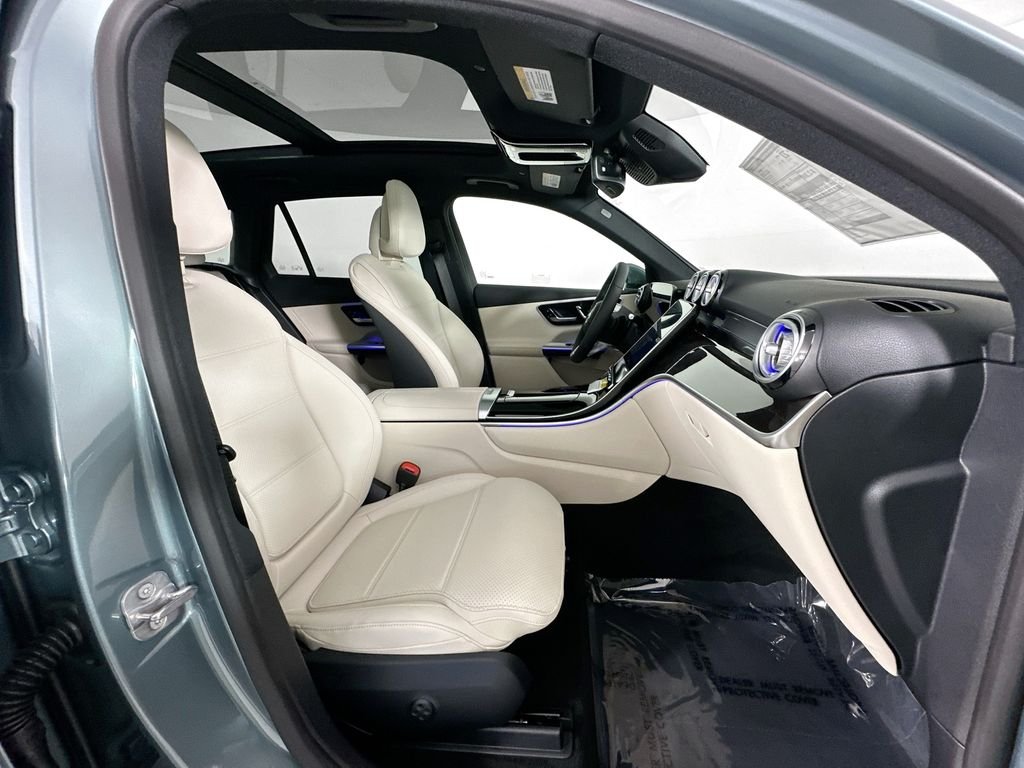 New 2026 Verde Silver Metallic Mercedes-Benz GLC 300 image 30