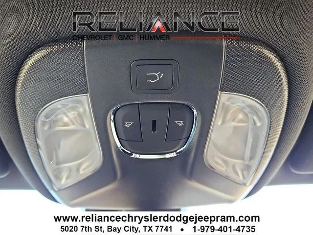 New 2026 Bright White Clearcoat Jeep Latitude image 28