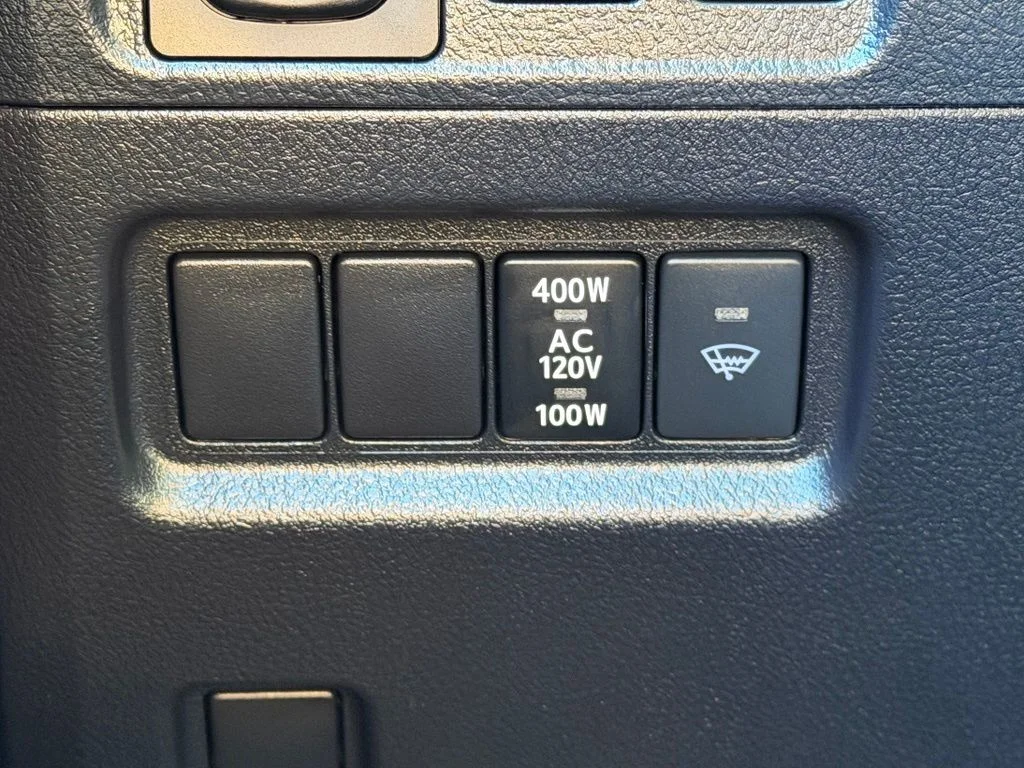 Used 2024  Toyota SR5 Premium image 28