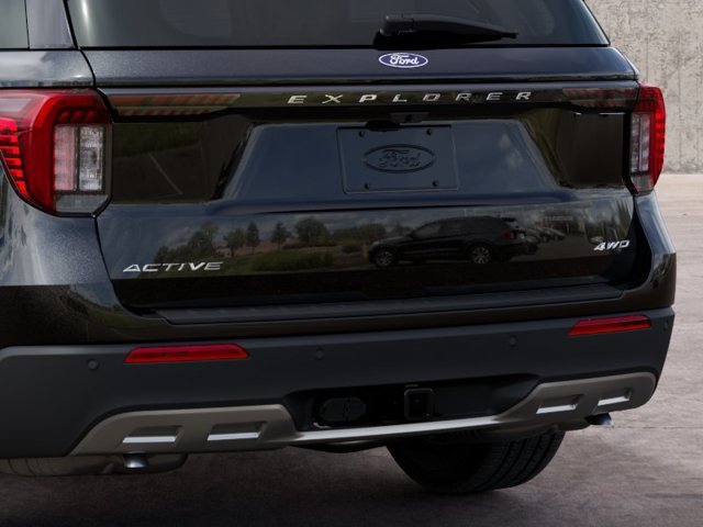 New 2027 Black Metallic Ford Active image 23