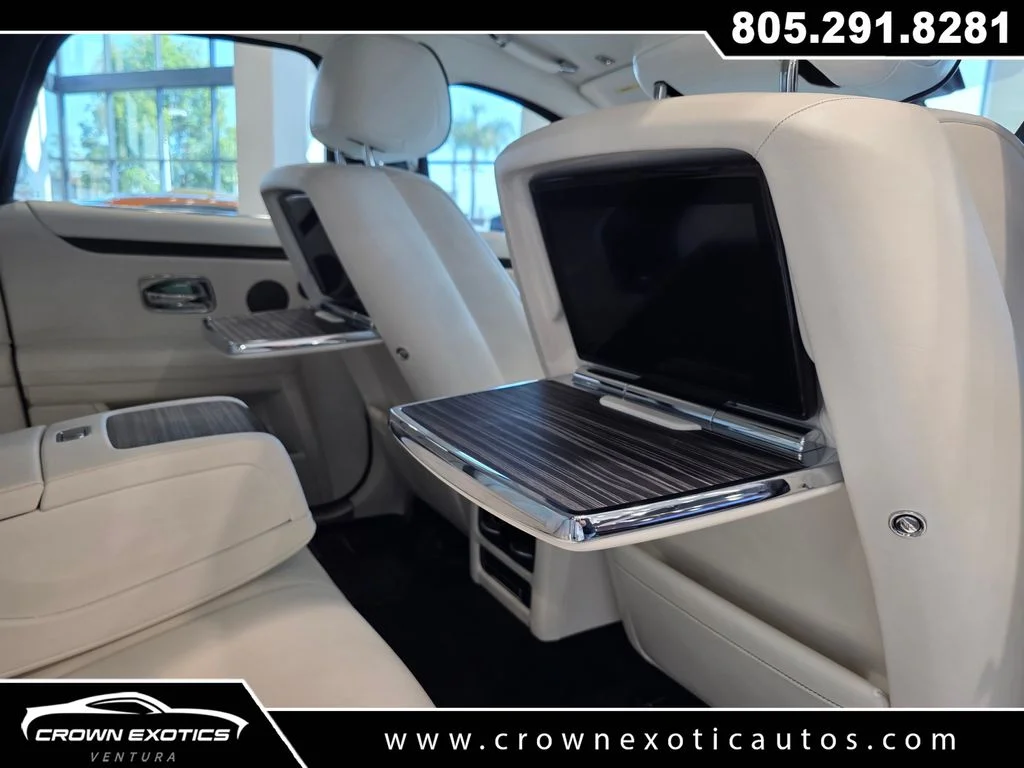 Used 2021  Rolls-Royce Base image 47
