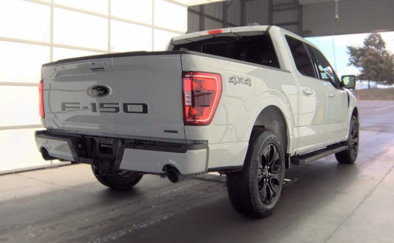 Used 2023 Avalanche Ford XLT image 3