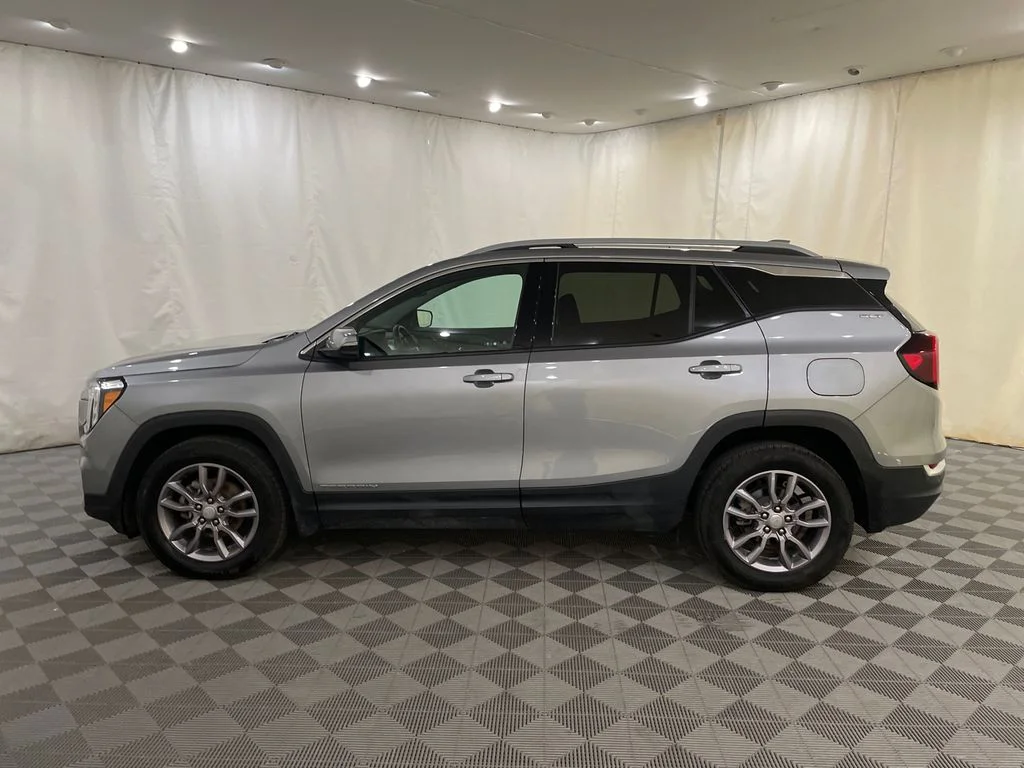 Used 2023 Sterling Metallic GMC SLT image 11