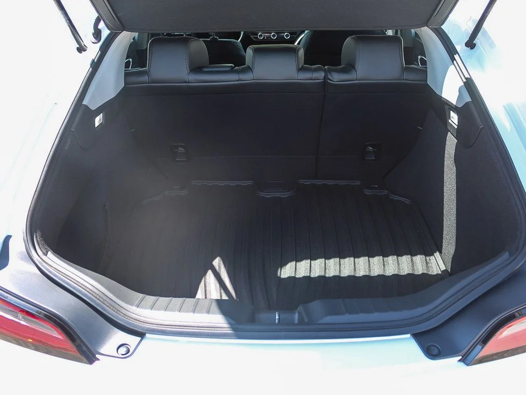 Used 2025 Platinum White Pearl Acura Base image 25