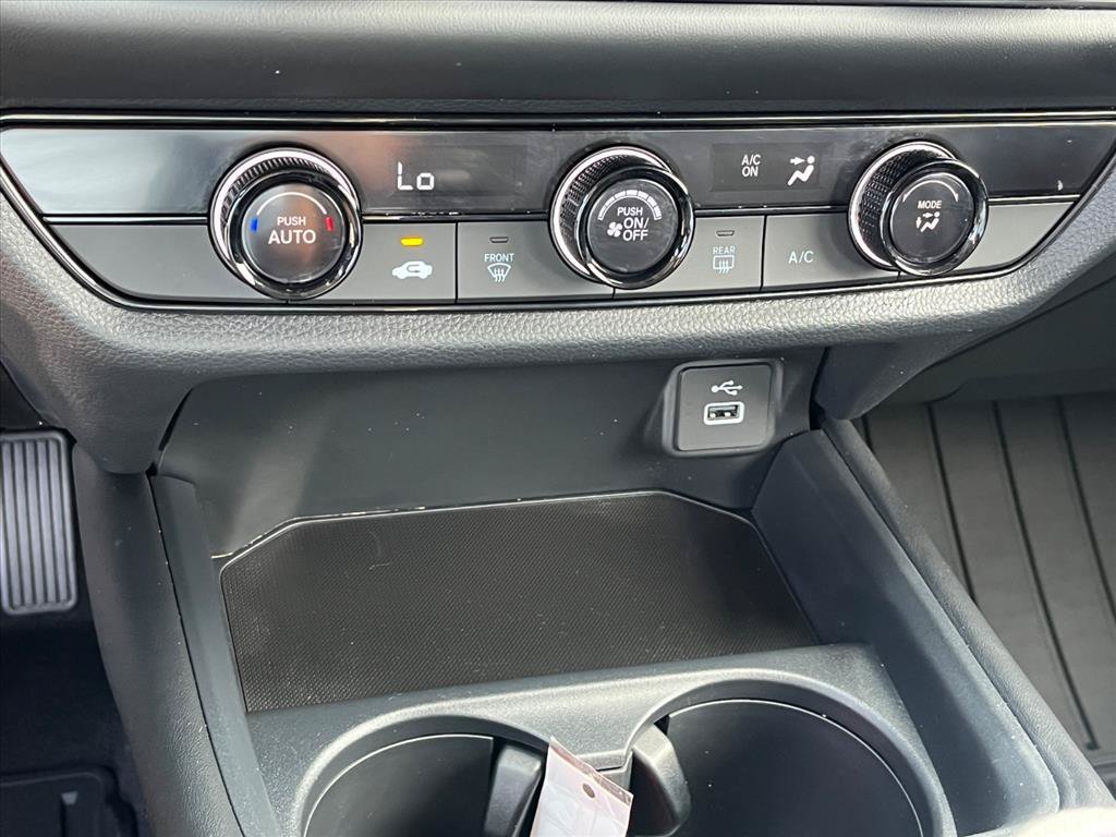 2025 Honda HR-V LX - Photo 38