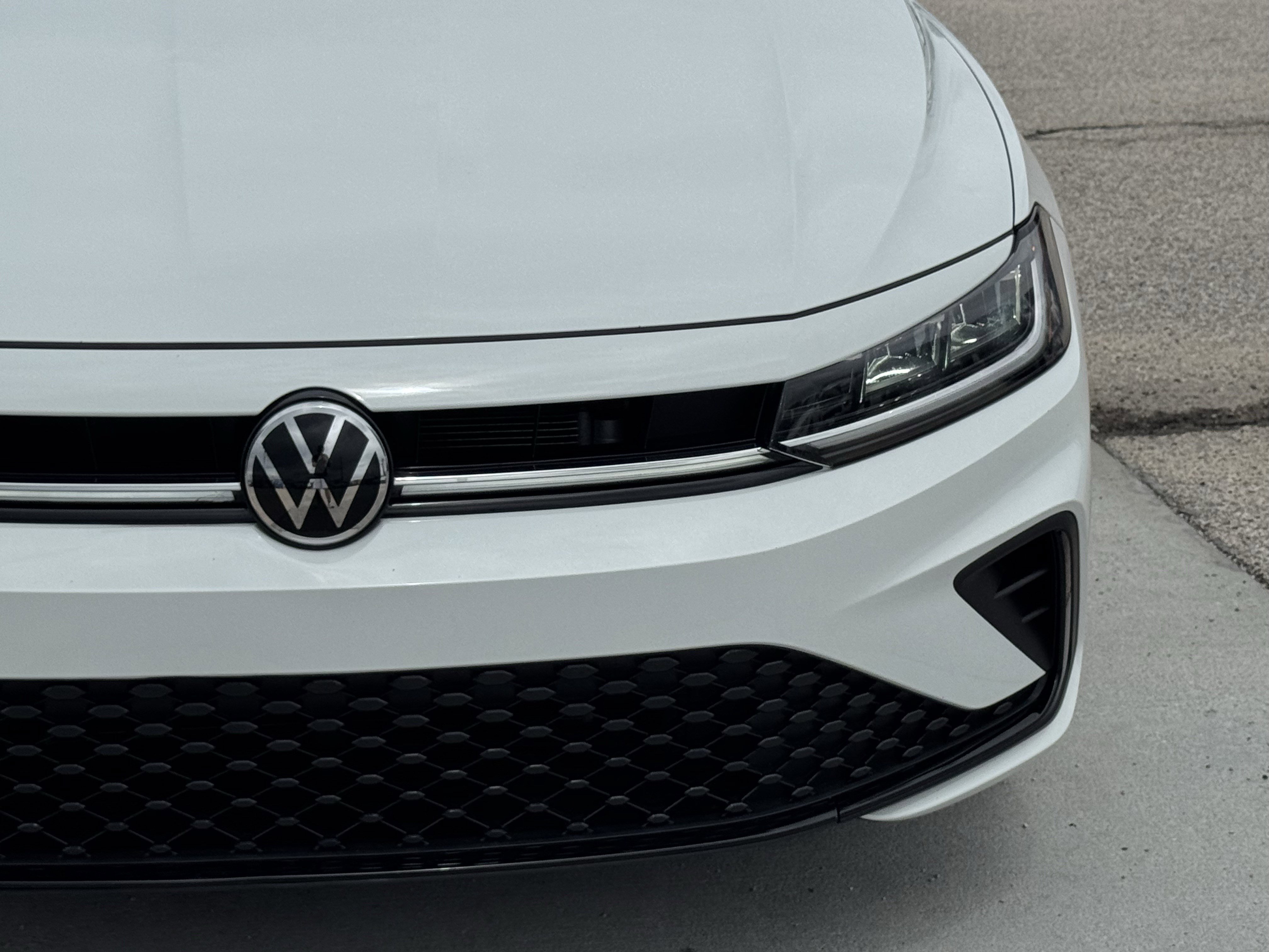 Used 2025 White Volkswagen Sport image 4