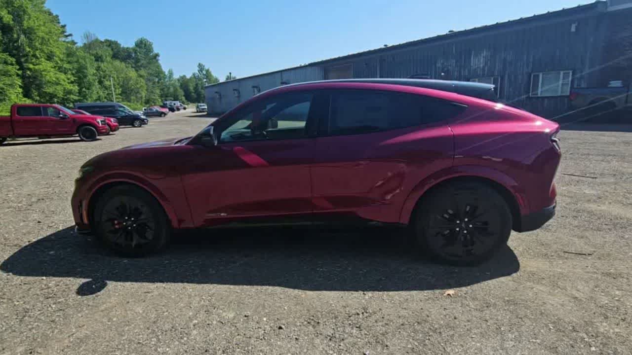2025 Ford Mustang Mach-E GT - Photo 5