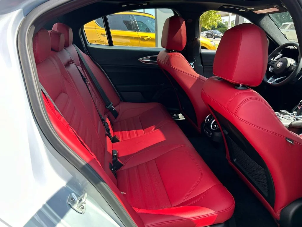 2025 Alfa Romeo Giulia Base - Photo 17