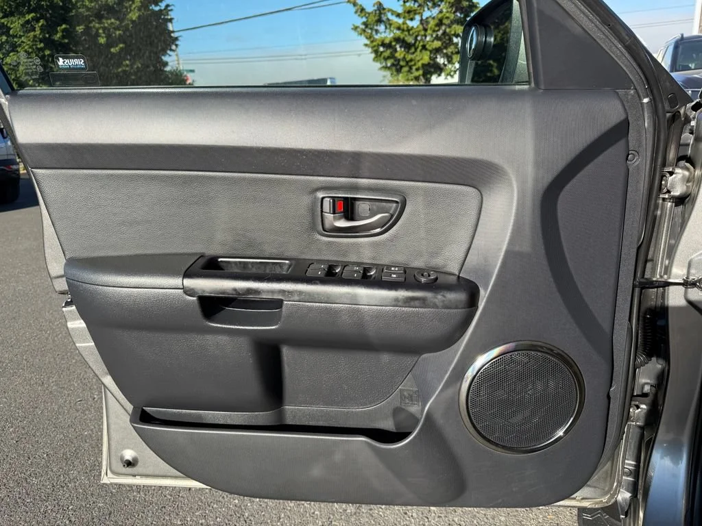 Used 2011 Titanium Kia + image 18