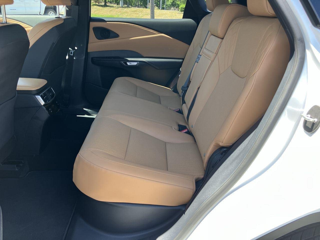 Used 2025 Eminent White Pearl Lexus 350 Premium image 25