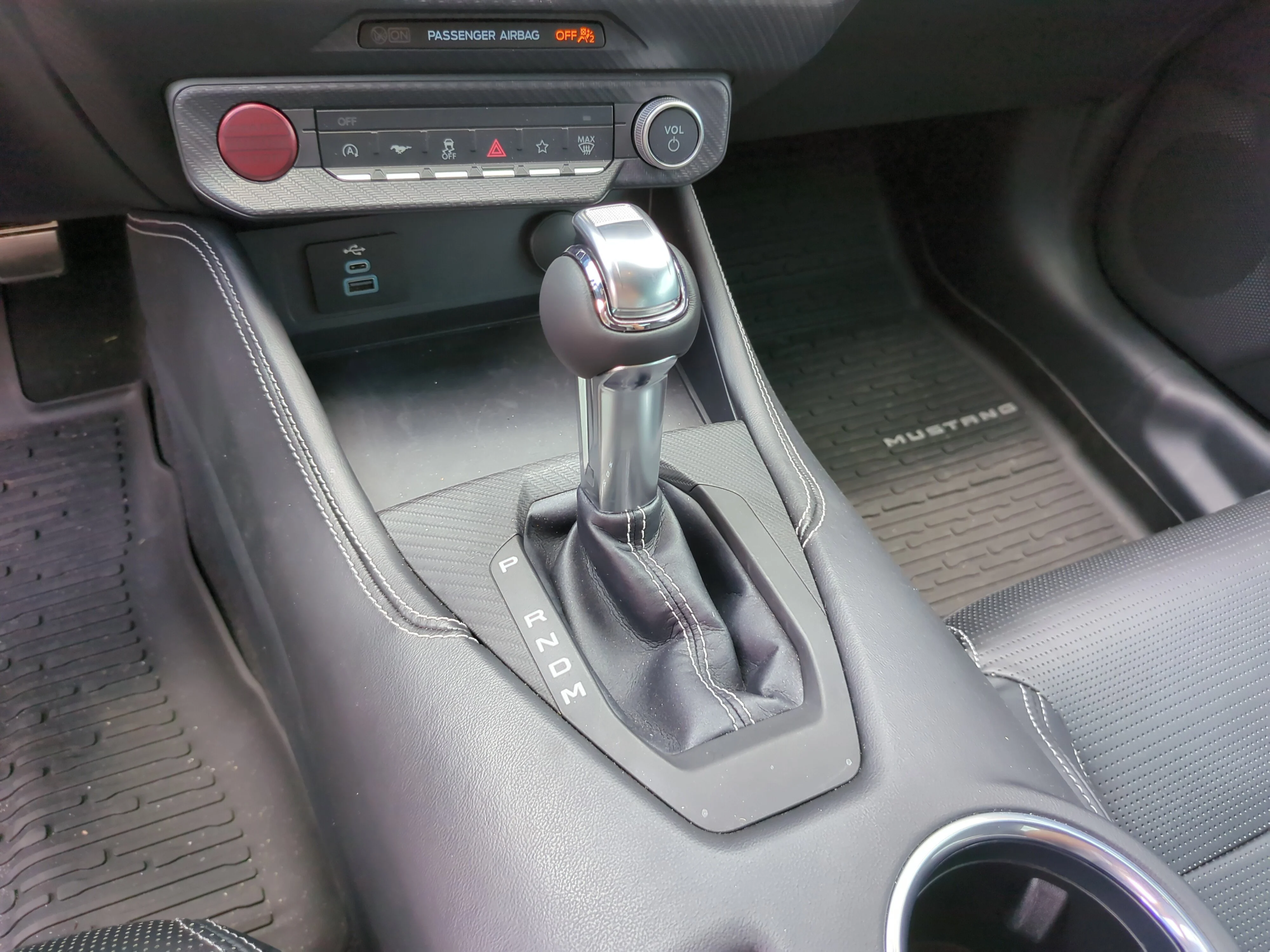 Used 2025 Vapor Blue Metallic Ford GT Premium image 28