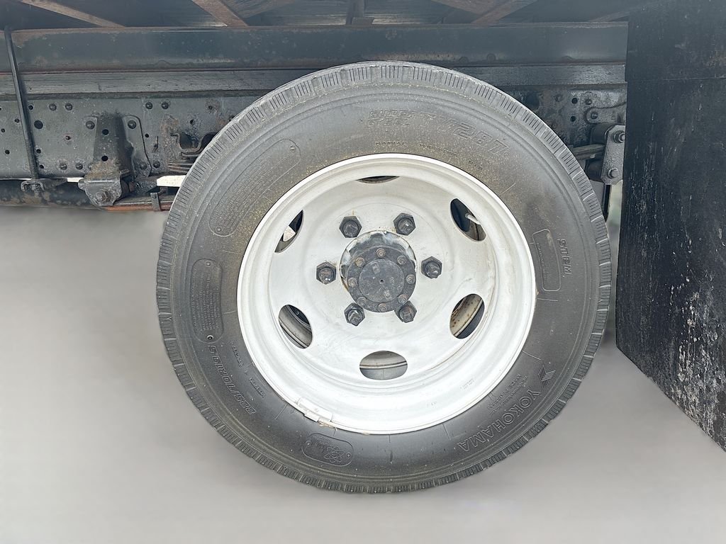 Used 2019 White Isuzu 18
