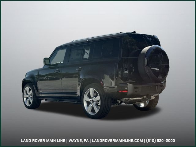 New 2026 Santorini Black Land Rover X-Dynamic SE image 3
