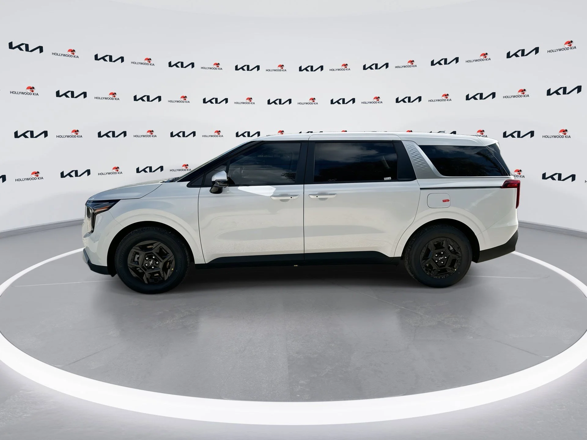 New 2026 Snow White Pearl Kia LX image 5