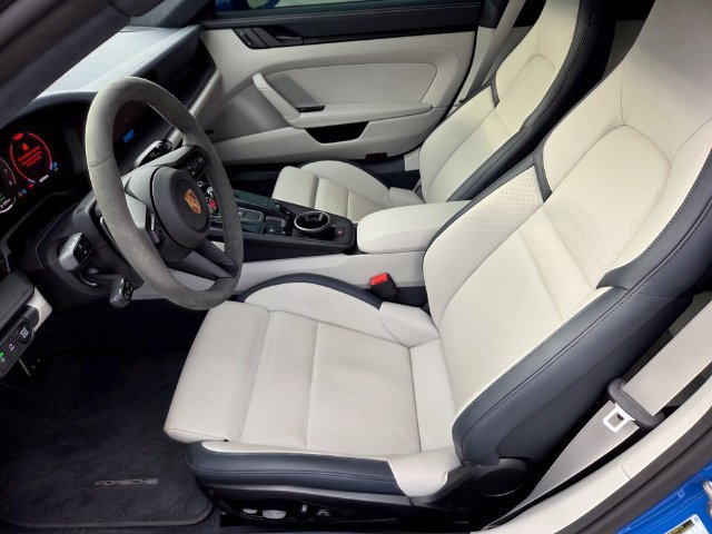 Used 2025  Porsche Carrera GTS image 12