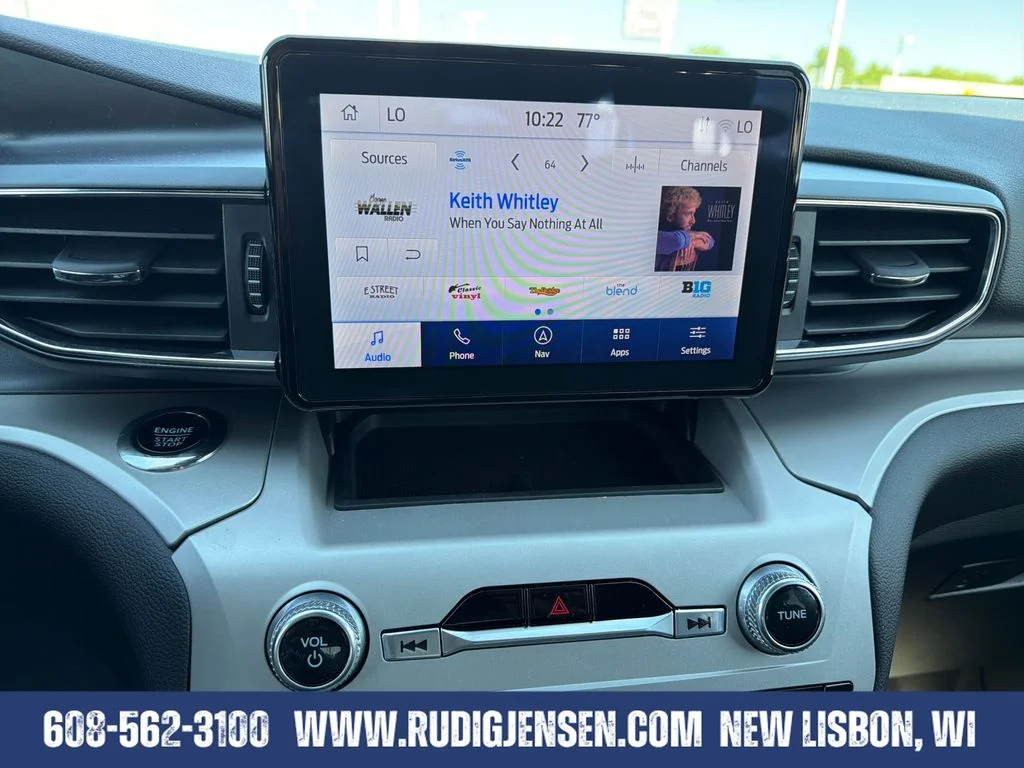 Used 2024 Blue Ford XLT image 18