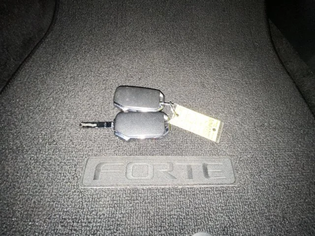 Used 2023 Gray Kia LXS image 27