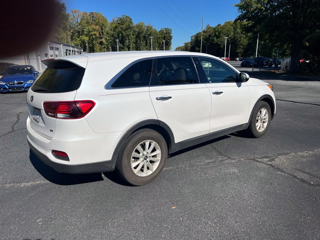 Used 2019 White Kia LX image 5