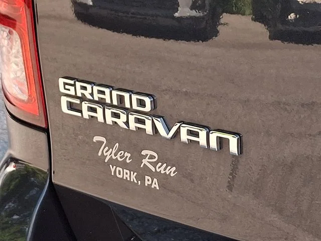 Used 2013 Gray Dodge SXT image 31