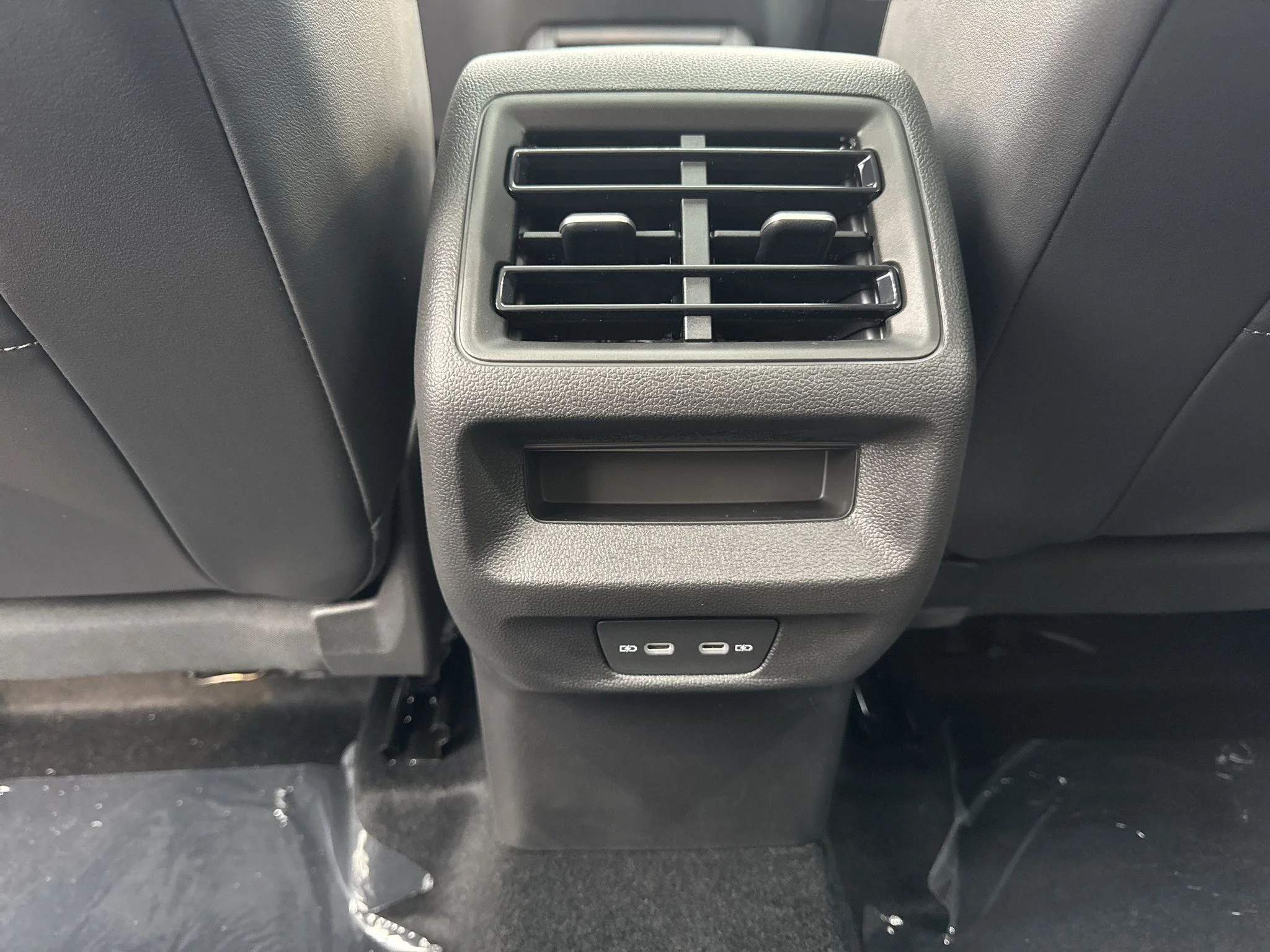 New 2026 Pure White Volkswagen SE image 31