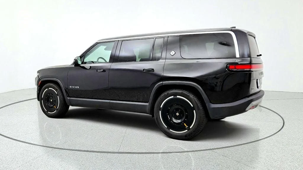 Used 2025 Midnight Rivian Adventure Dual-Motor Large Pack image 7