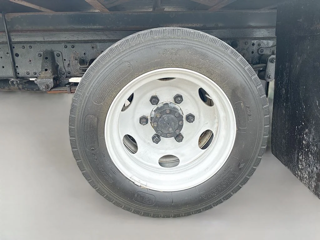 Used 2019 White Isuzu 18