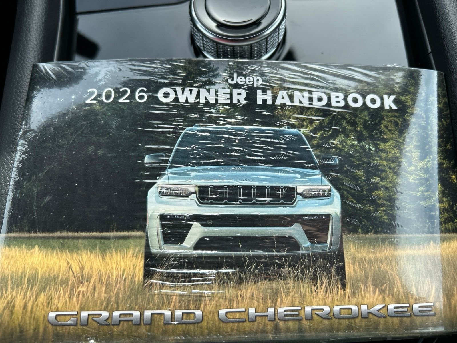 New 2026 Diamond Black Crystal Pearl-Coat Exterior Paint Jeep Laredo X image 19