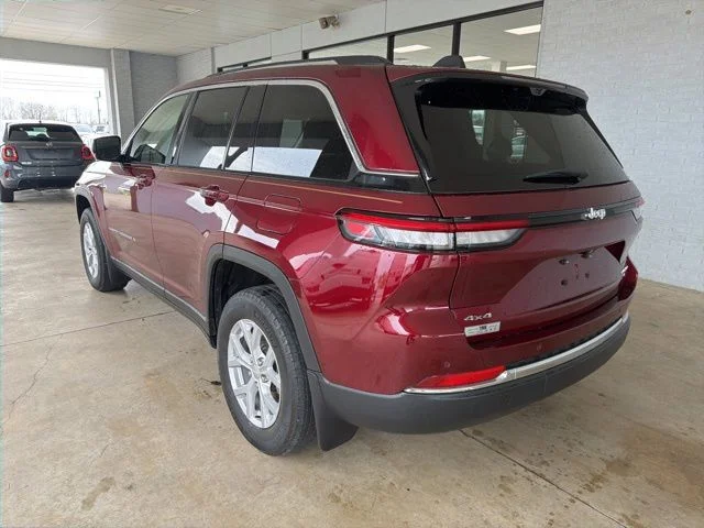 Used 2023 Red Jeep Limited image 3