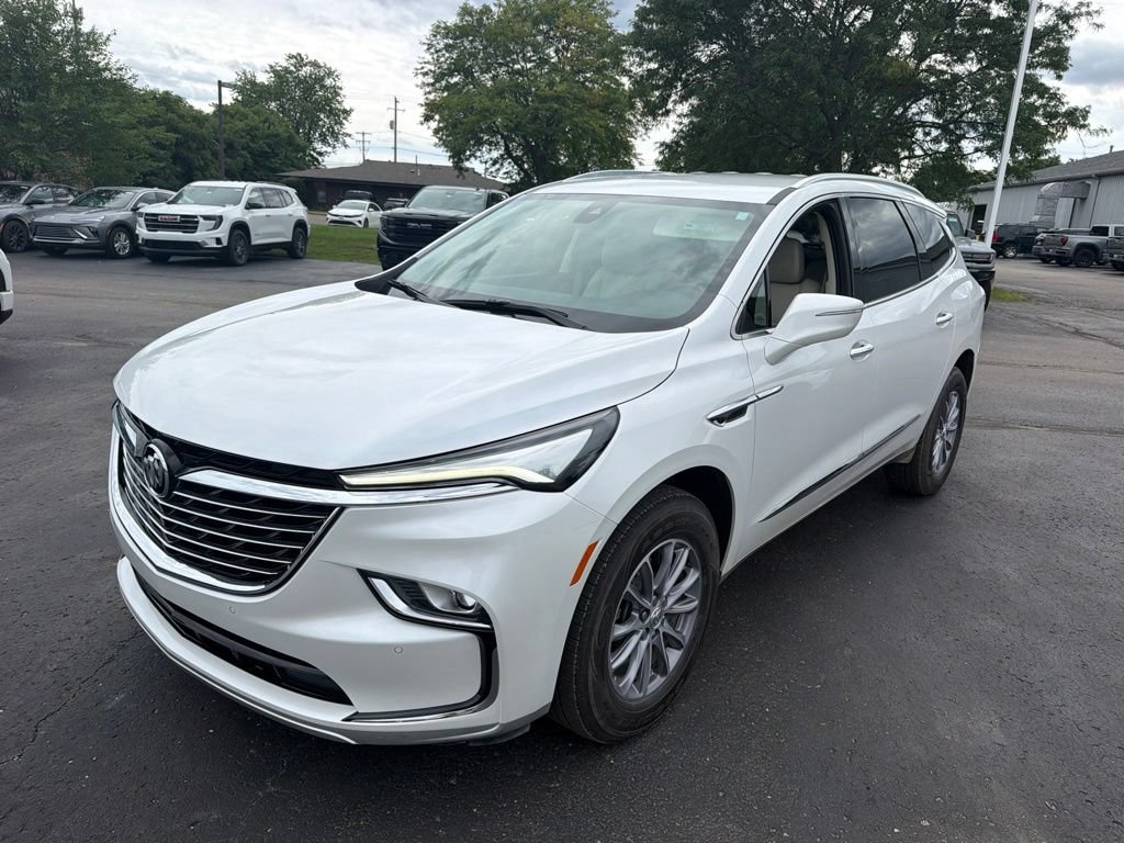 Used 2024 White Frost Tricoat Buick Essence image 5