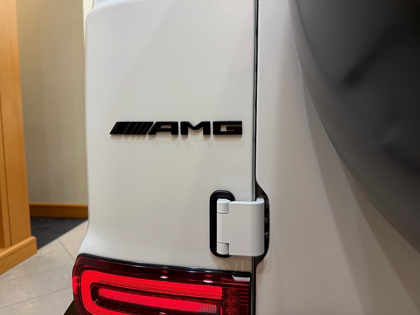 Certified Used 2025 MANUFAKTUR Moonlight White Magno Mercedes-Benz  image 28