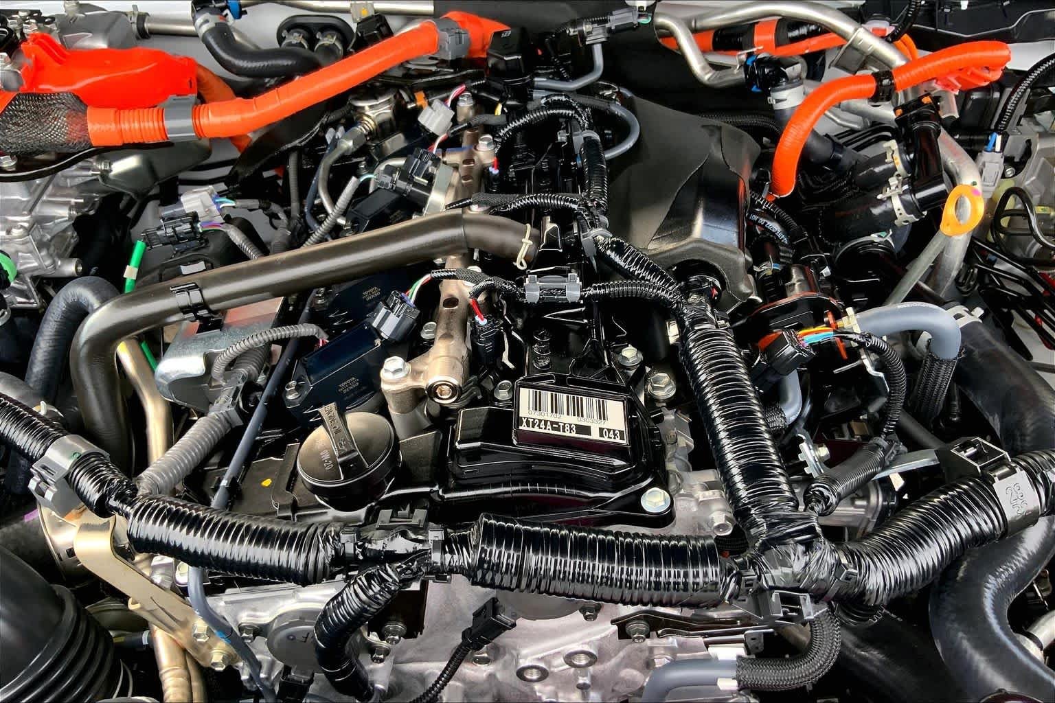 Used 2025 Wind Chill Pearl Toyota Limited Hybrid image 32