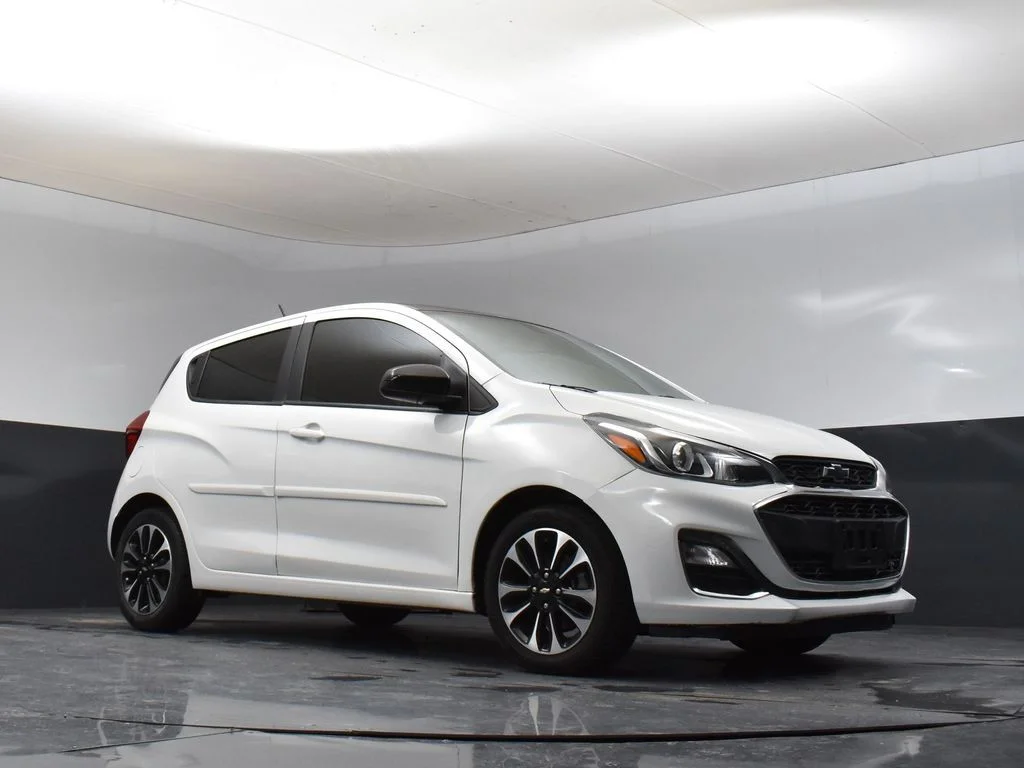 Used 2021 White Chevrolet 1LT image 7