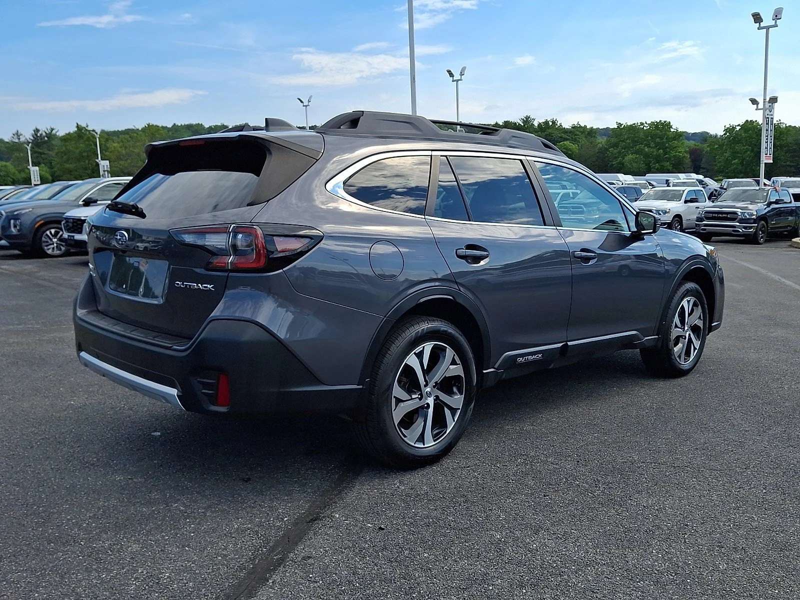 Used 2021 Magnetite Gray Metallic Subaru Limited image 7
