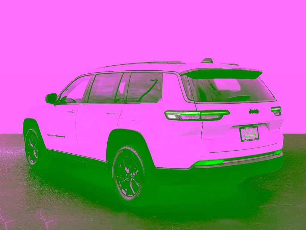New 2026 Bright White Clear-Coat Exterior Paint Jeep Laredo image 12