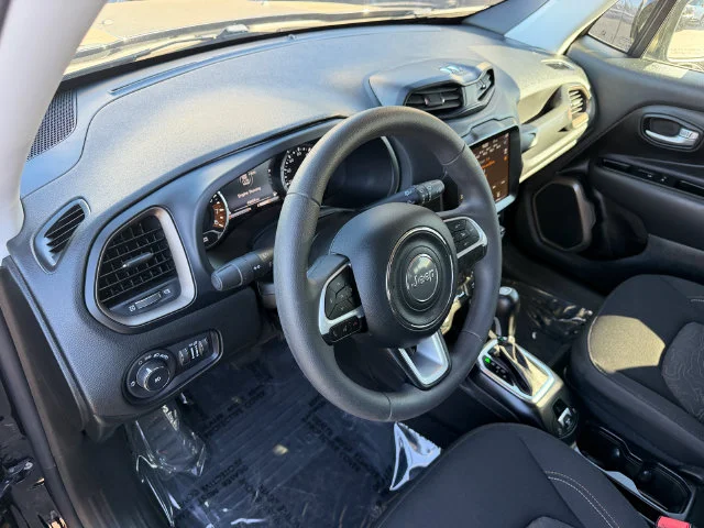 Used 2023 Black Jeep Latitude image 11