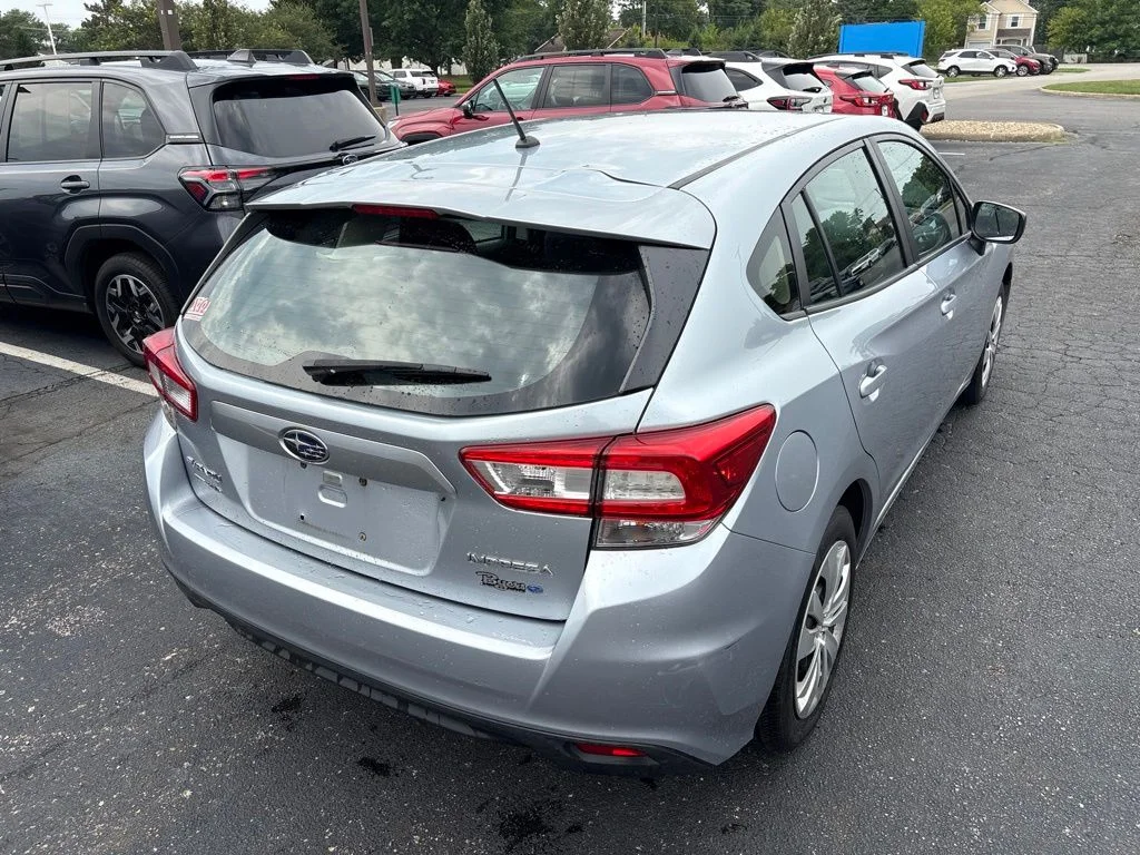 Used 2019 Silver Subaru 2.0i image 3